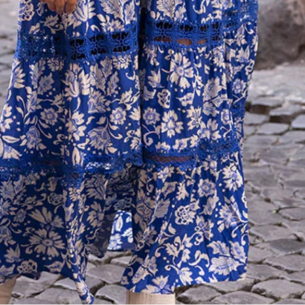 Miss June Paris ~ Chiara Dress /Elegant Blue Floral Long Sleeve Dress
Size F - Picture 5 of 9